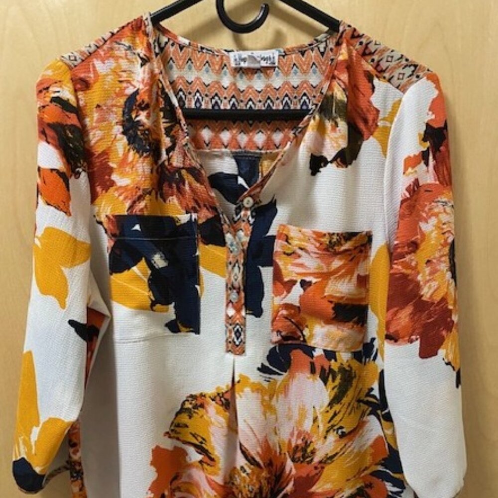 Hope Springs Tunic Top EUC